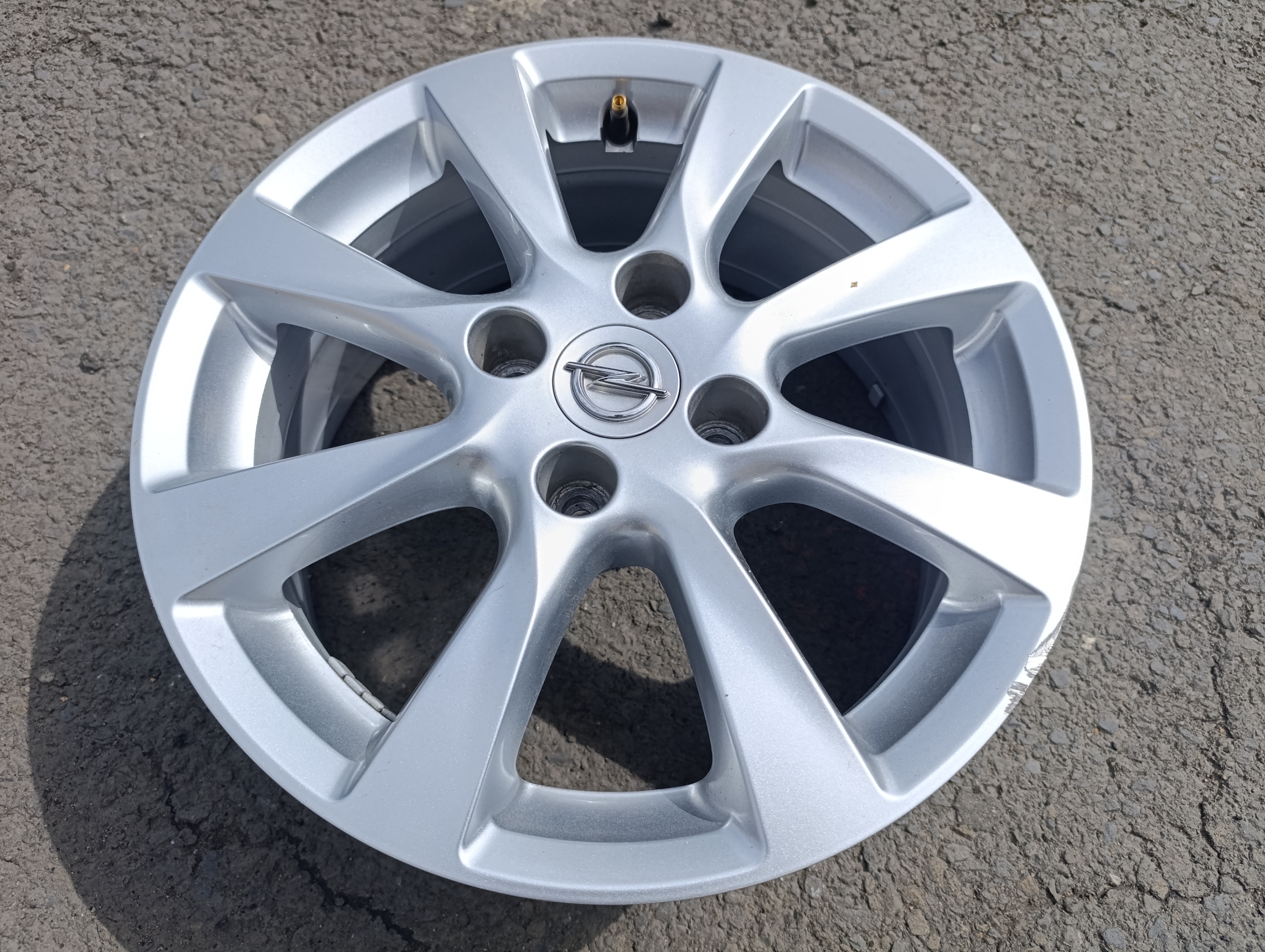 4x100 Opel Corsa F 6,5Jx16 ET38 č.9832274480 alu disky
