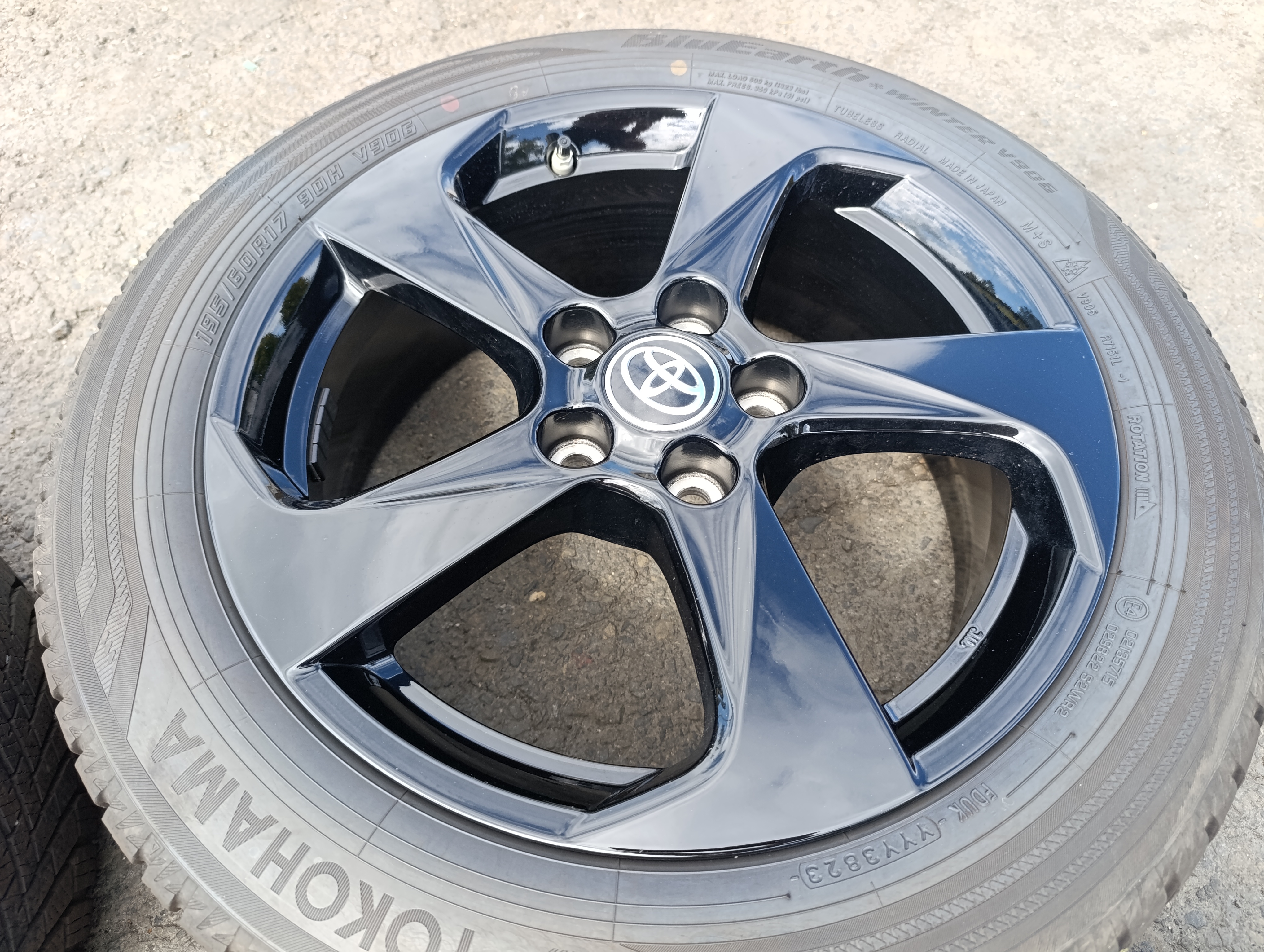 5x114,3 Toyota Prius 6,5Jx17 ET40 č.PW457-47001 alu disky