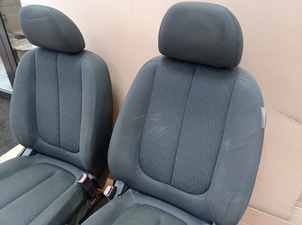 Kia Carens sedadla