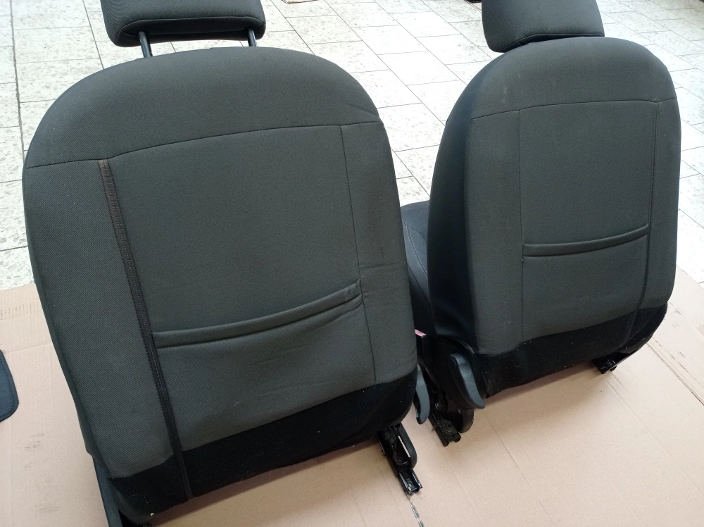 Škoda Roomster přední sedadla