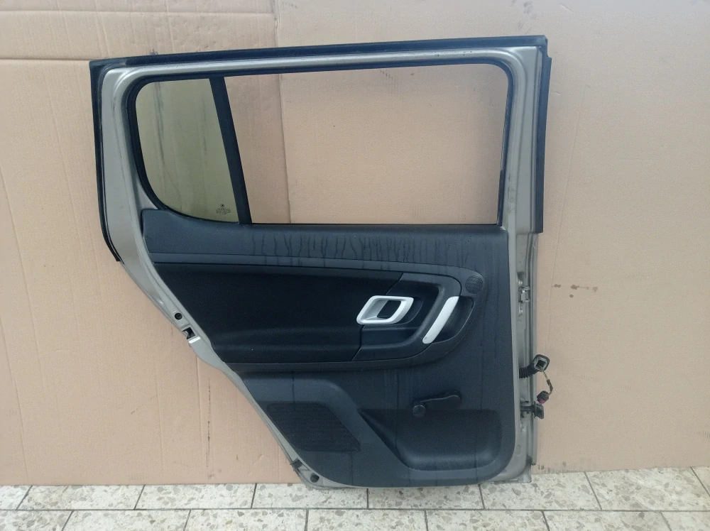 Škoda Fabia levé zadní dveře