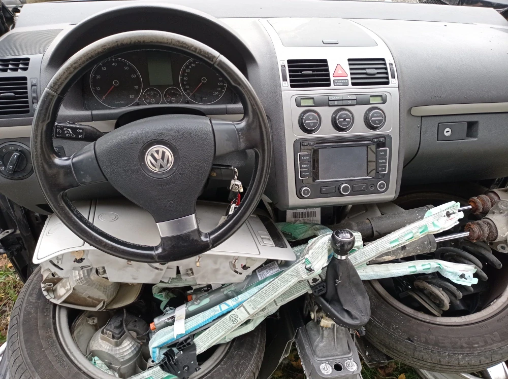 VW Touran náhradní díly