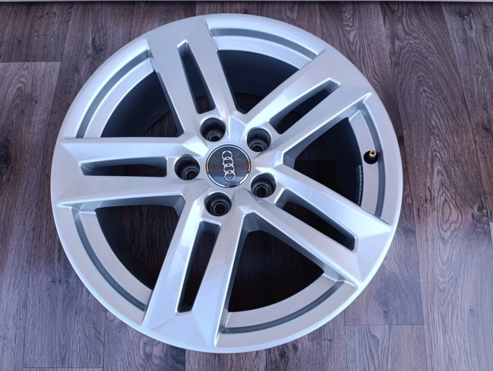 5x112 Audi A4 7Jx17 ET42 číslo 8W0601025P alu disky