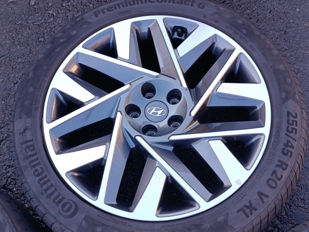 5x114,3 Hyundai Santa Fe 8,5Jx20 č. 52910-S1870 alu disky