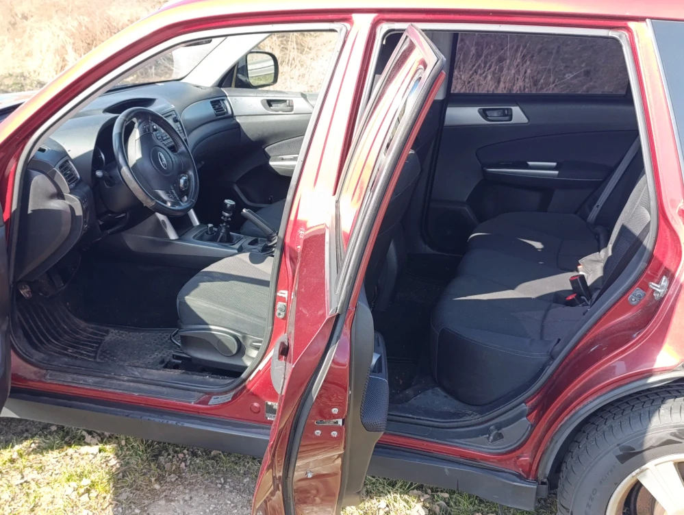 Subaru Forester 2.0 nafta / na díly