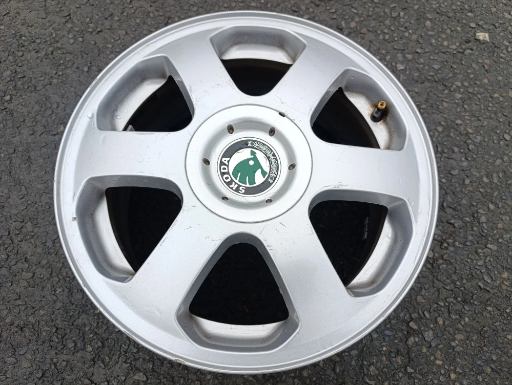 5x100 Škoda Octavia I  6,5Jx15 ET43 č. 1UO601025A alu disky