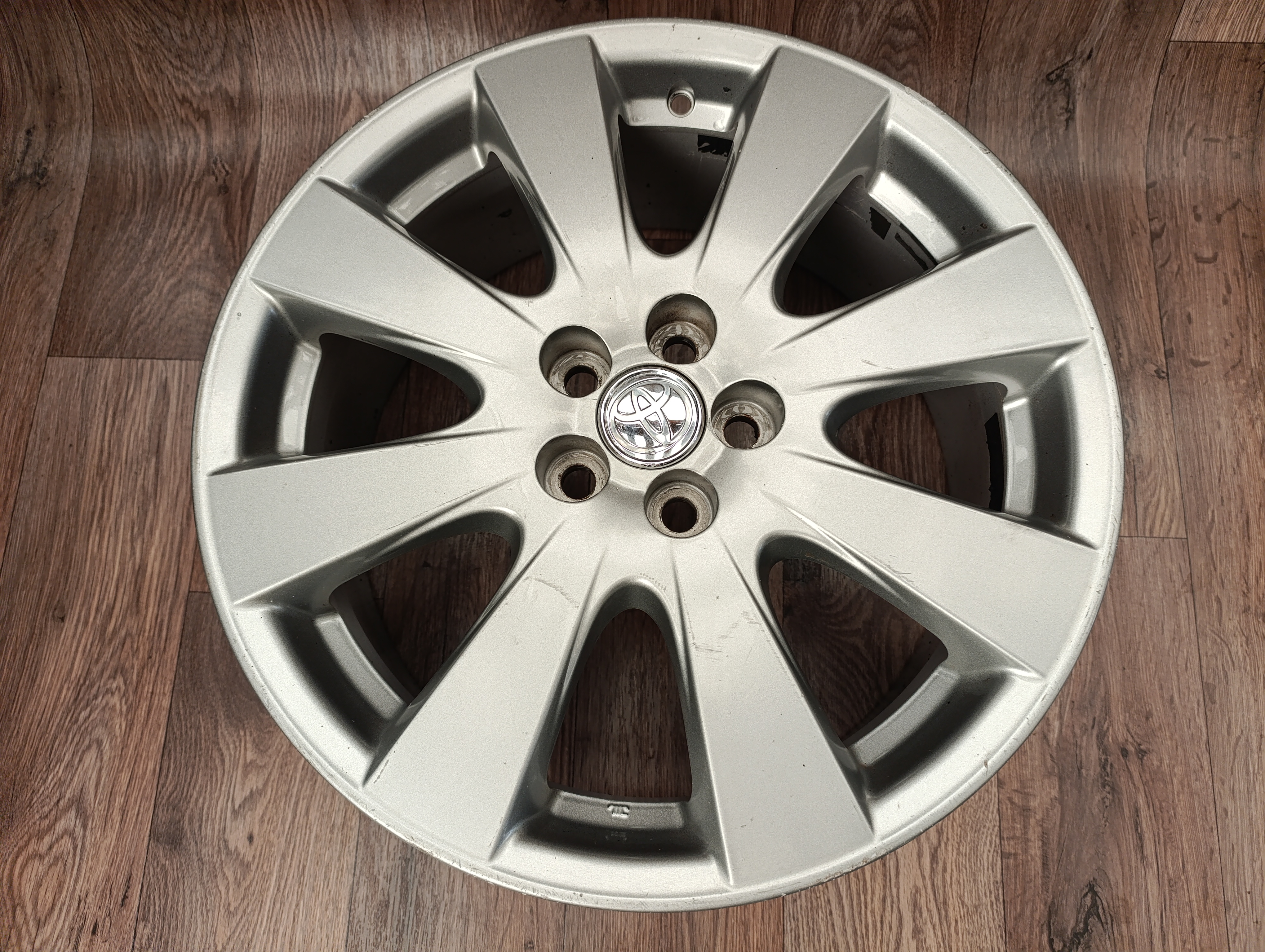 5x100 Toyota Avensis 7Jx17 ET45 č.42611-YY200 alu disky