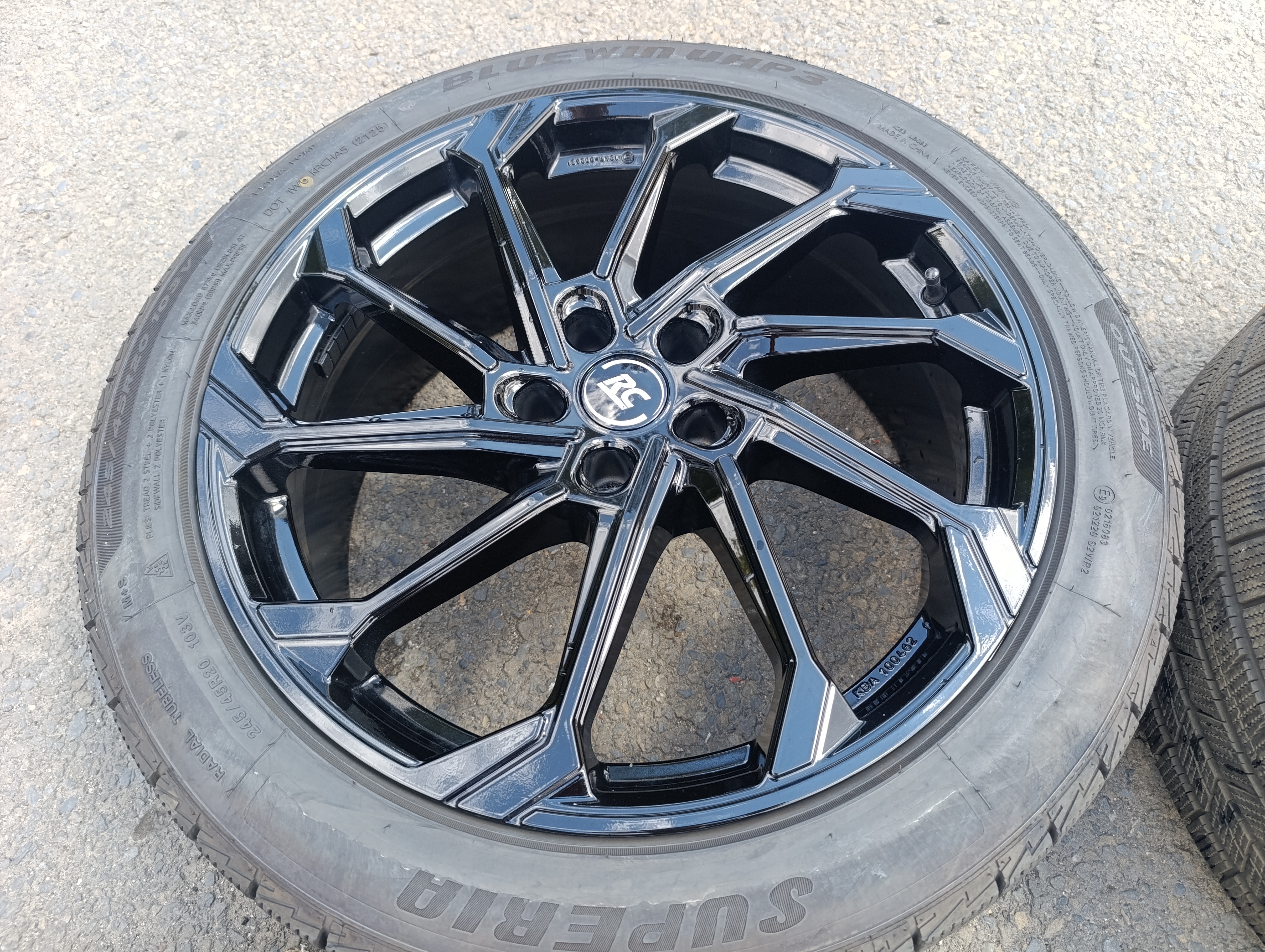 5x114,3 Brock 8,5Jx20 ET37 č.RC36-8520 alu disky