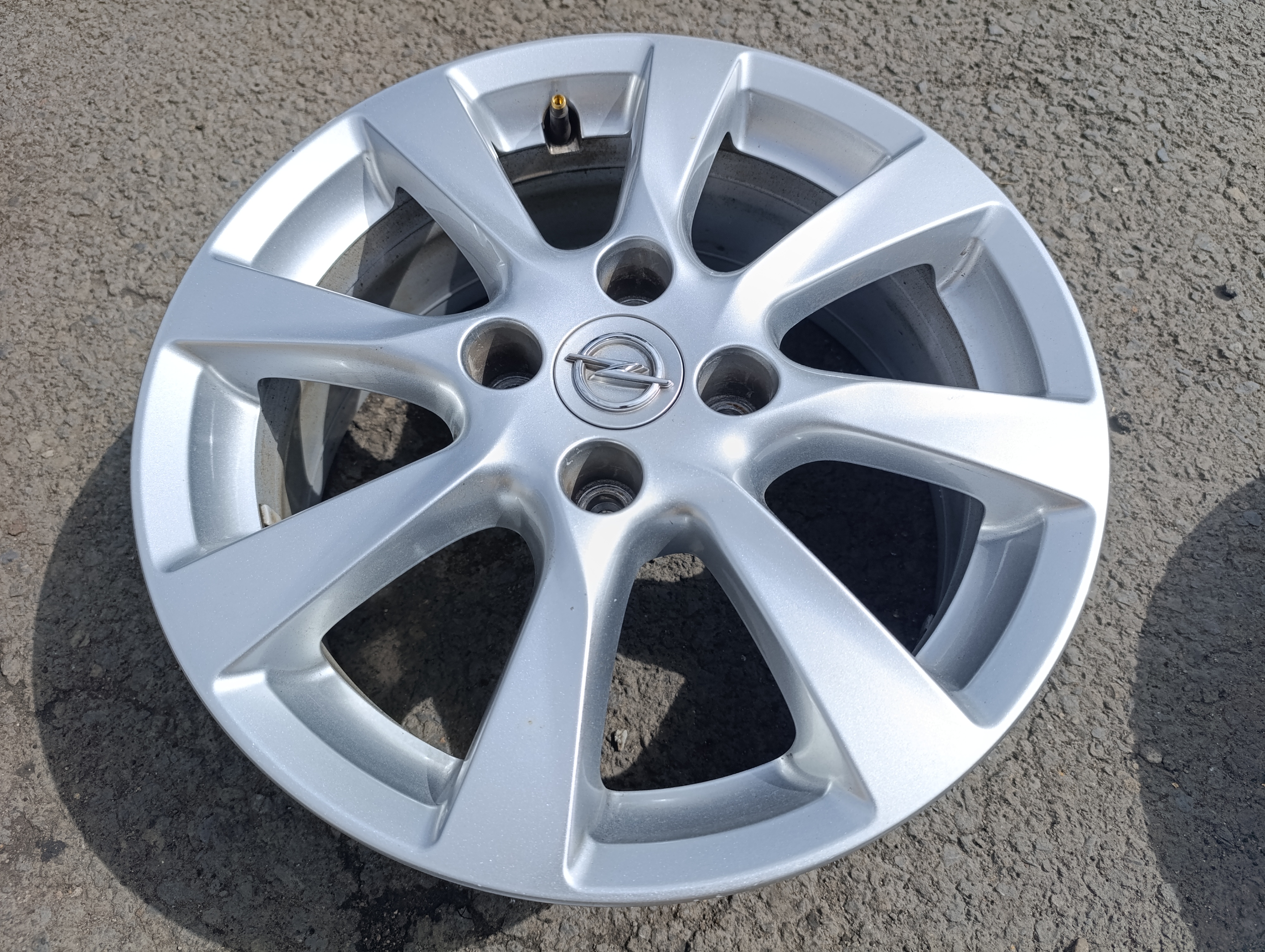 4x100 Opel Corsa F 6,5Jx16 ET38 č.9832274480 alu disky