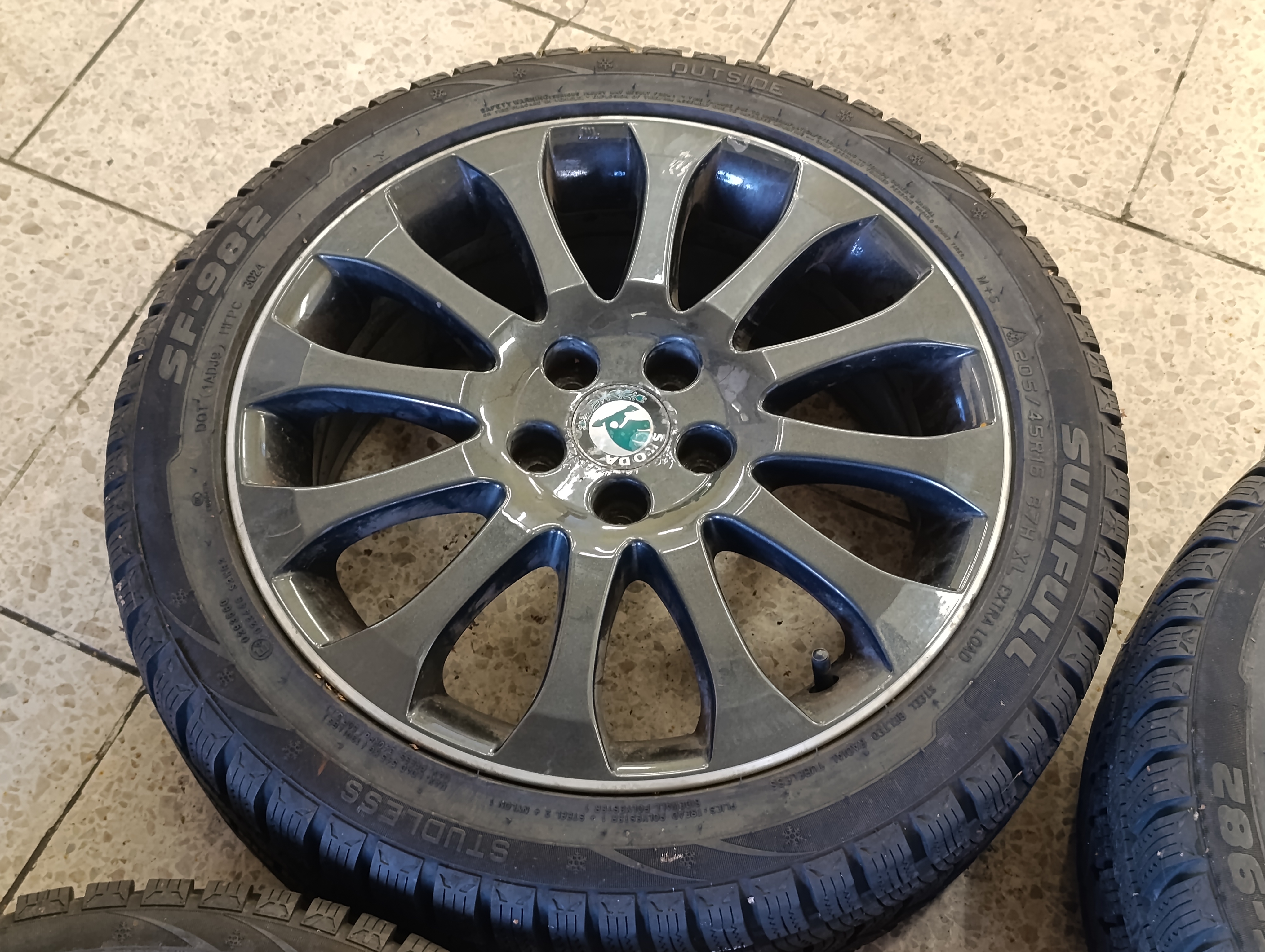 5x100 Fabia 6,5Jx16 ET43 zimní sada 205/45 R16