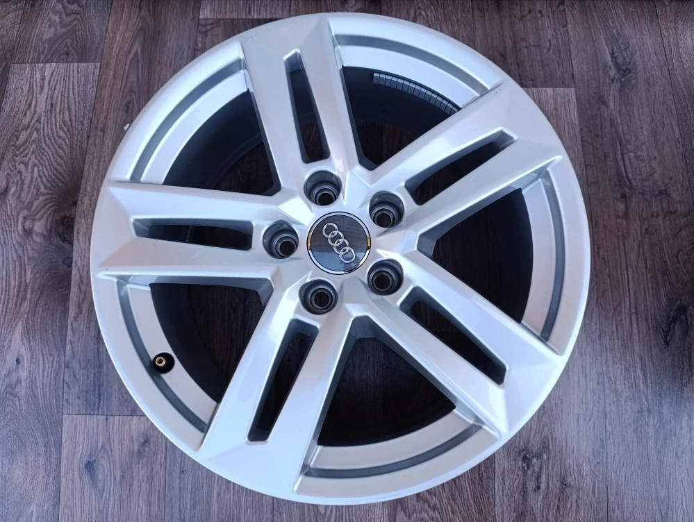 5x112 Audi A4 7Jx17 ET42 číslo 8W0601025P alu disky