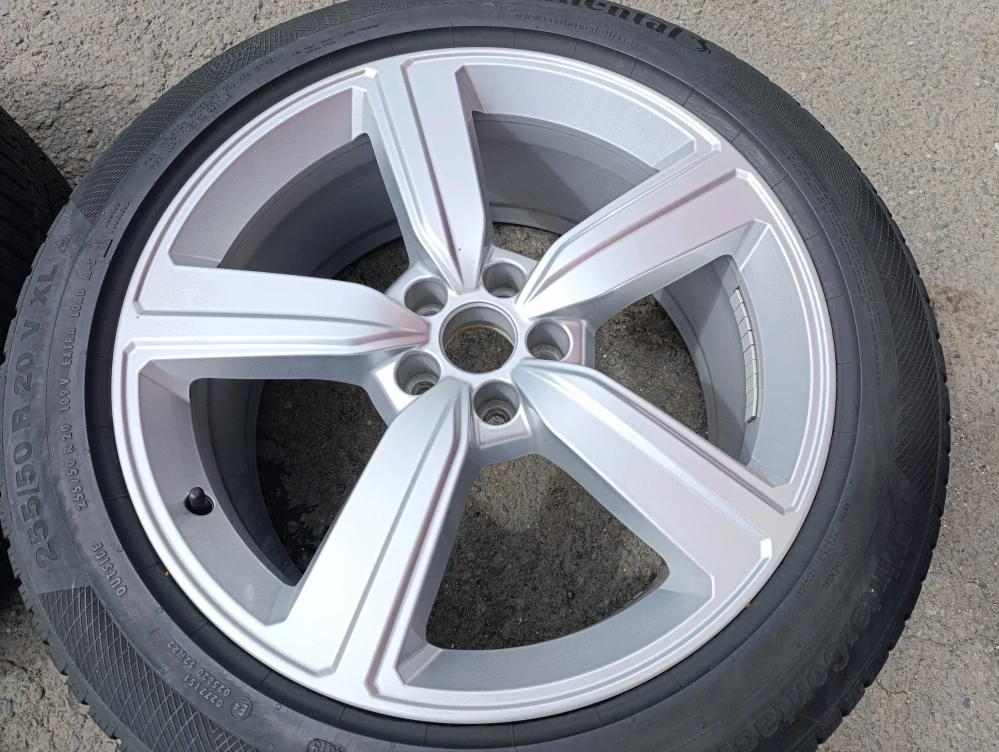 5x112 Audi Q8 E-Tron 9Jx20 ET38 číslo 4KE601025S alu disky