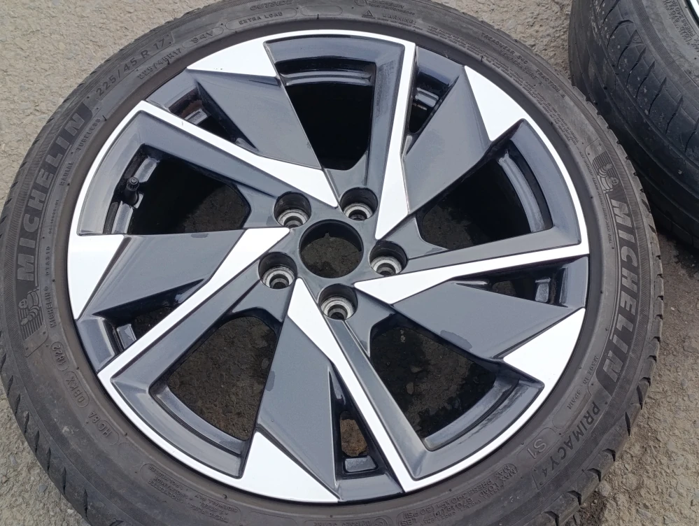 5x108 Peugeot 308 7,5Jx17 ET44 č. 9835057580 alu disky
