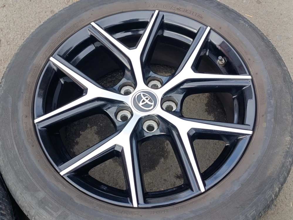 5x114,3 Toyota RAV4 7,5Jx18 ET45 alu disky