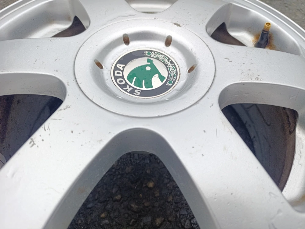 5x100 Škoda Octavia I  6,5Jx15 ET43 č. 1UO601025A alu disky