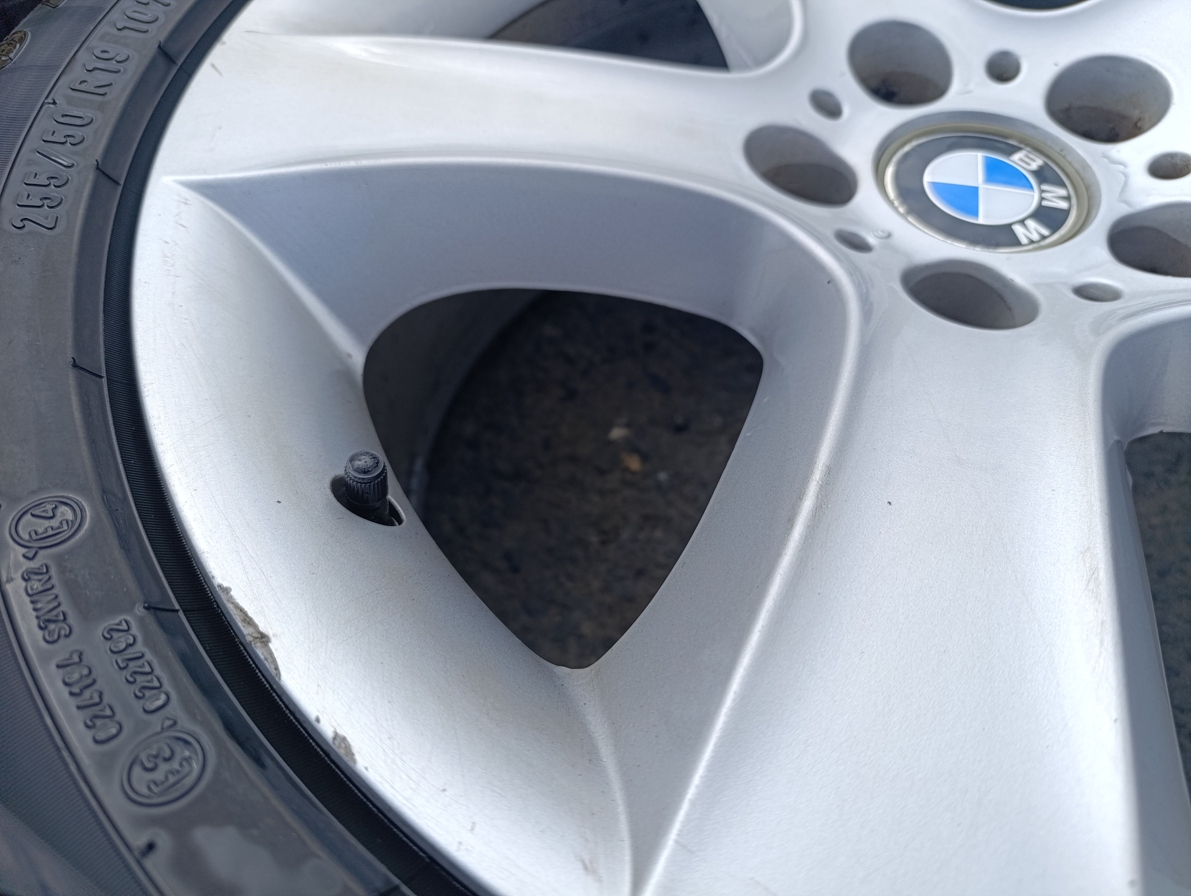5x120 BMW X5 9Jx19 ET48 č.6772245 alu disky