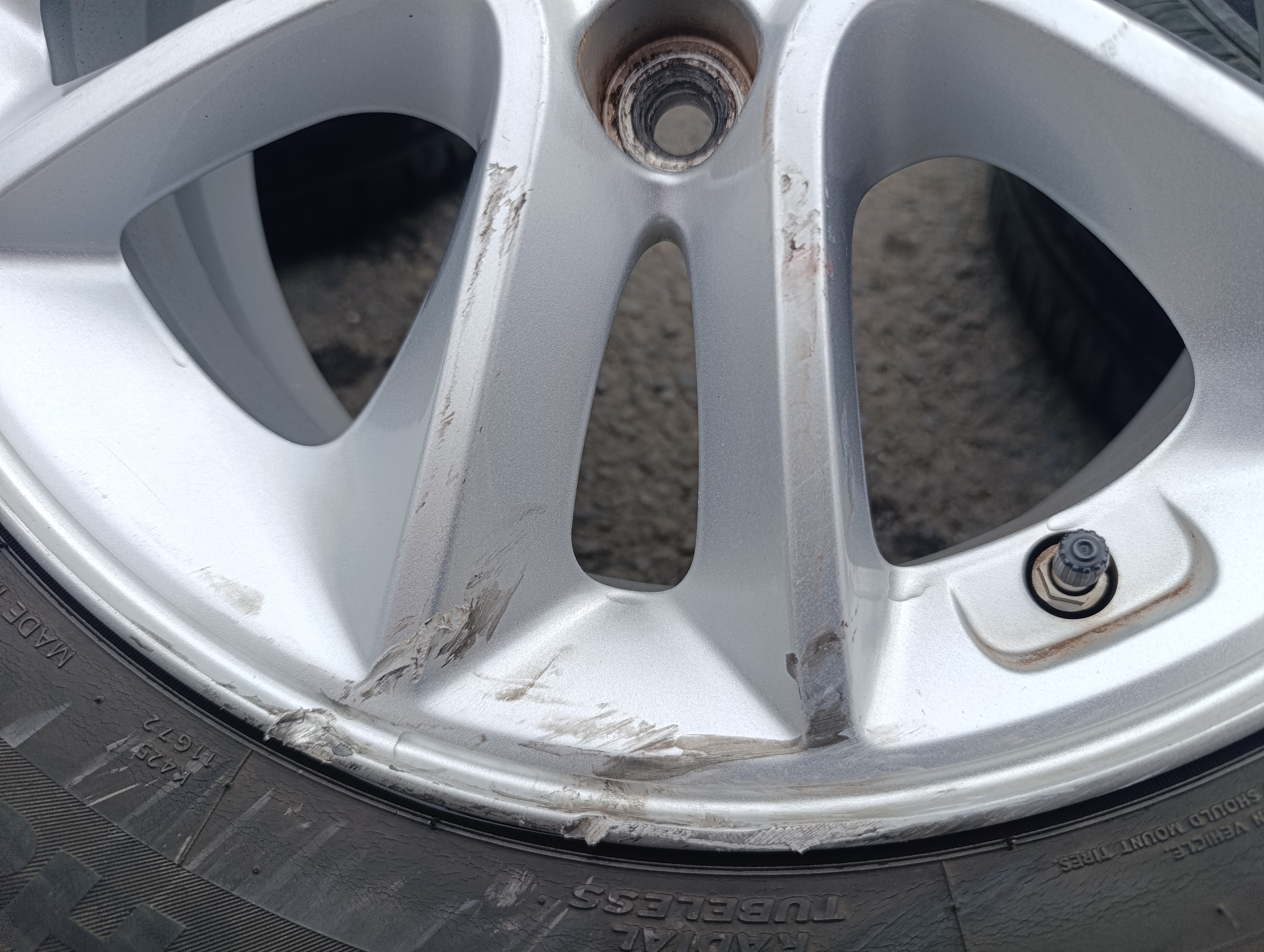 5x114,3 Hyundai 6Jx15 ET43 č. 52910-A6170 alu disky