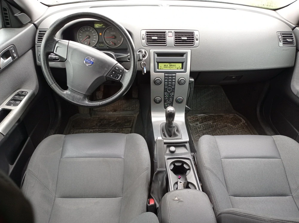 Volvo V50 na náhradní díly D4164T