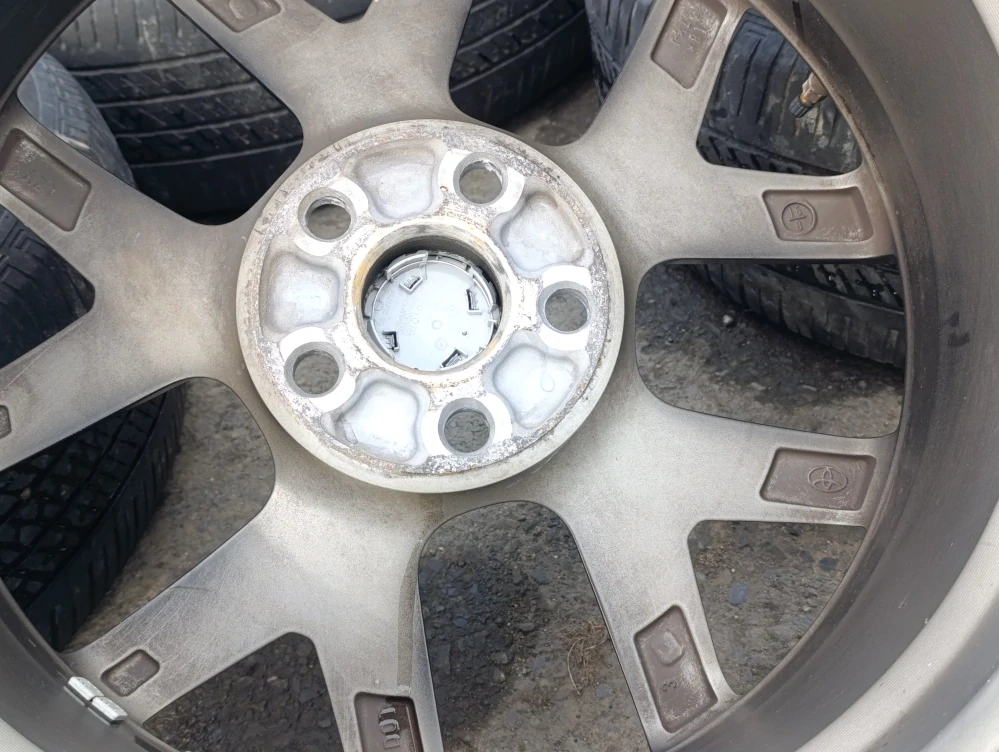 5x114,3 Toyota RAV4 7,5Jx18 ET45 alu disky
