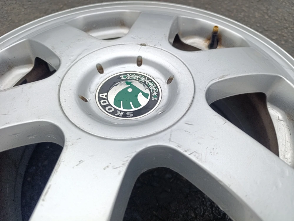 5x100 Škoda Octavia I  6,5Jx15 ET43 č. 1UO601025A alu disky