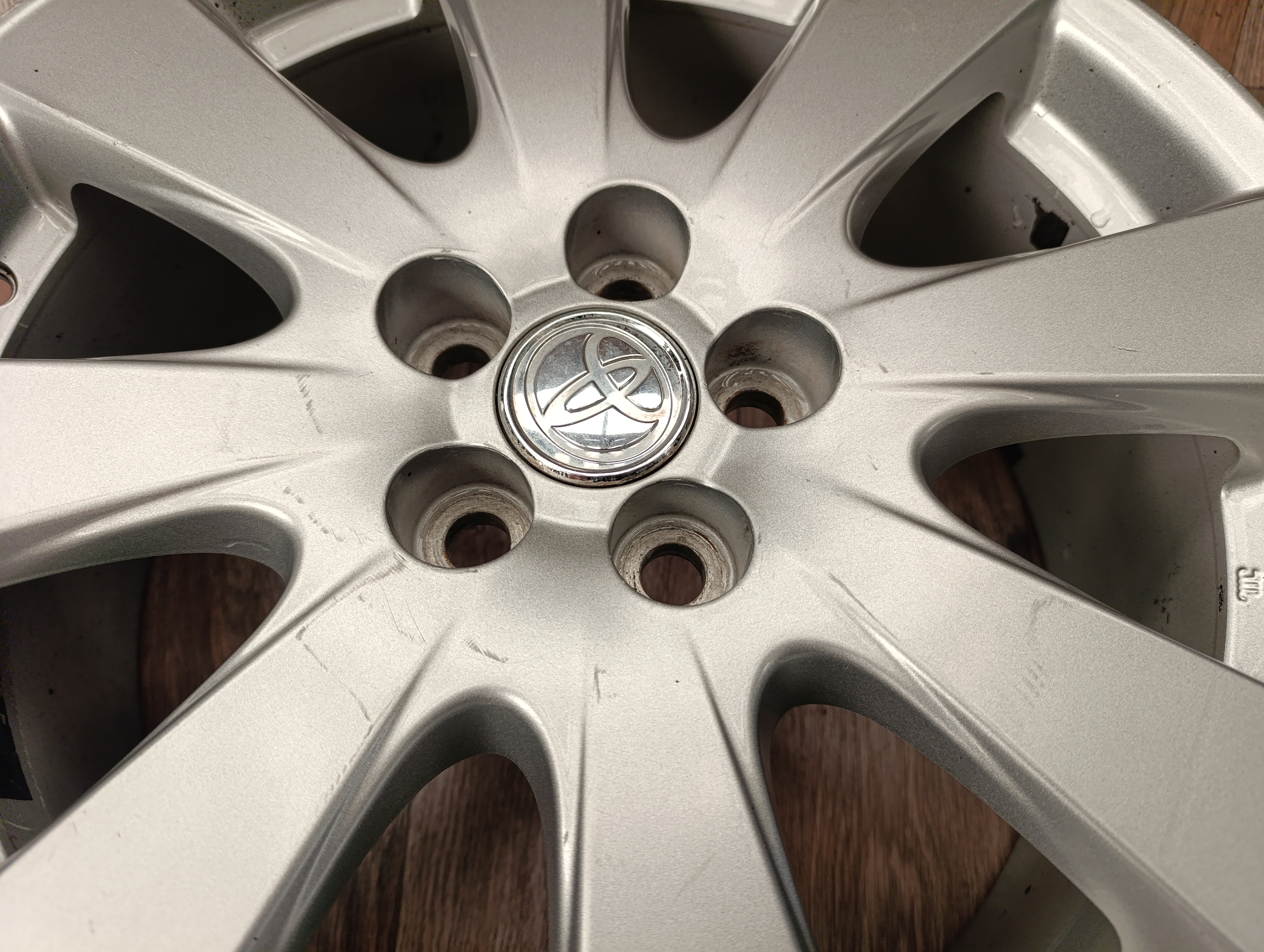 5x100 Toyota Avensis 7Jx17 ET45 č.42611-YY200 alu disky