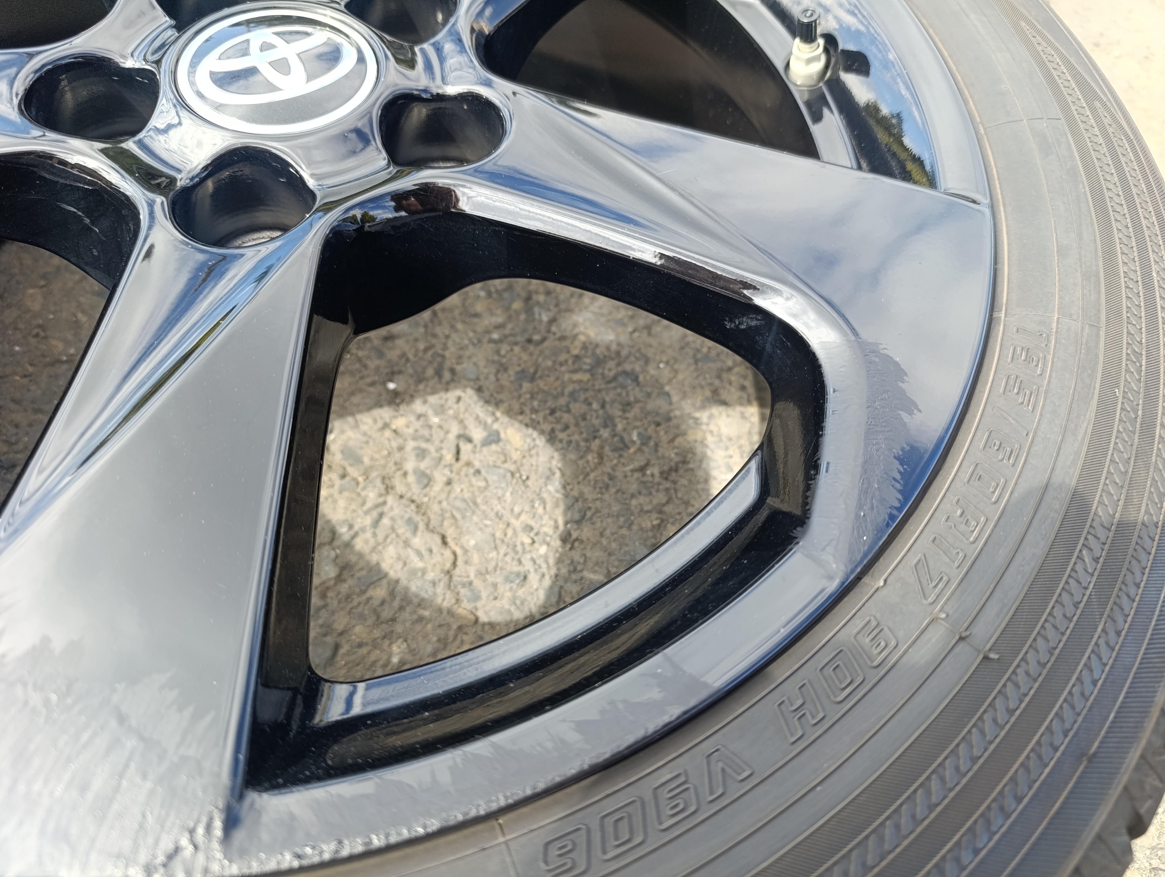 5x114,3 Toyota Prius 6,5Jx17 ET40 č.PW457-47001 alu disky