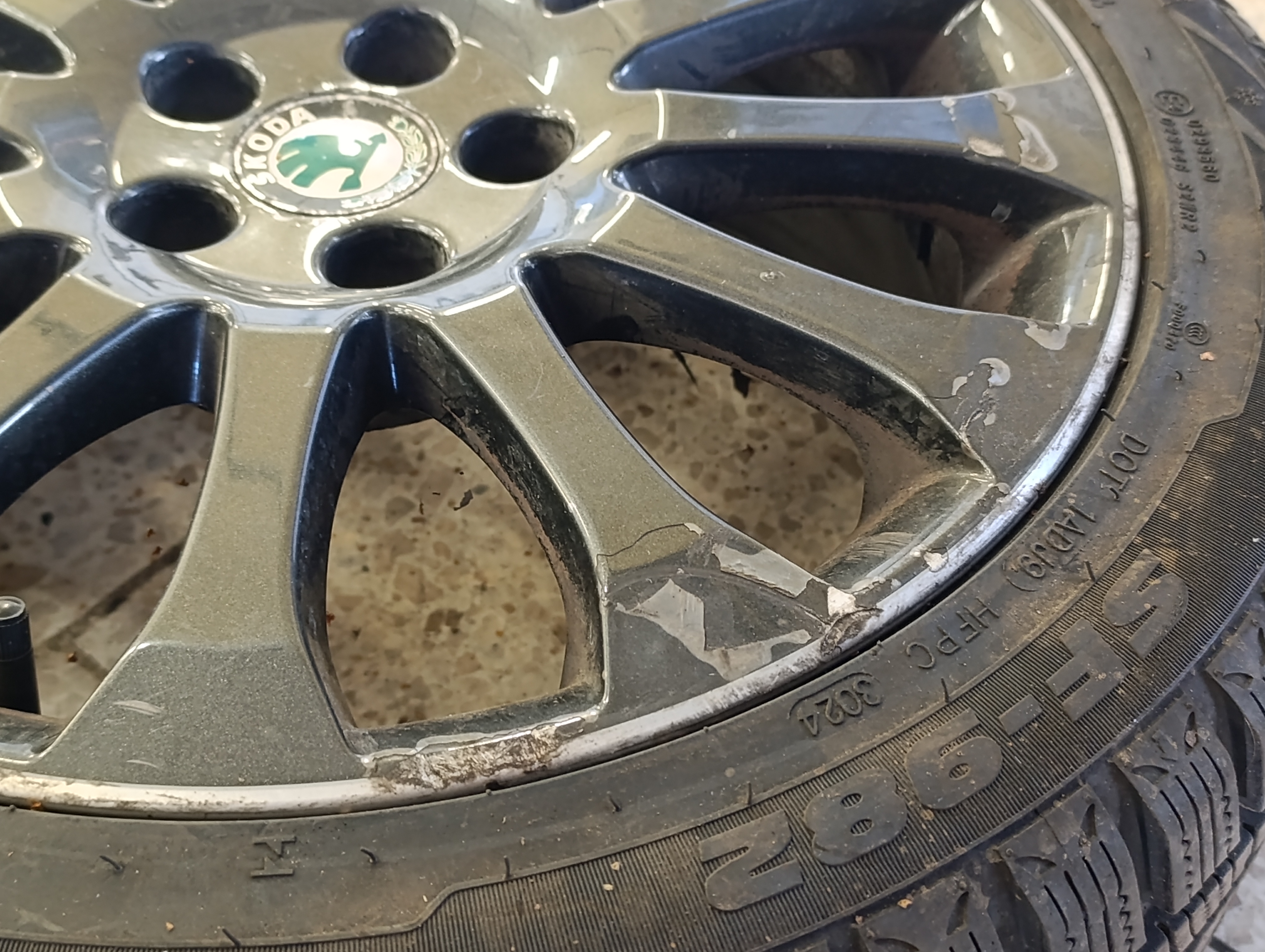 5x100 Fabia 6,5Jx16 ET43 zimní sada 205/45 R16
