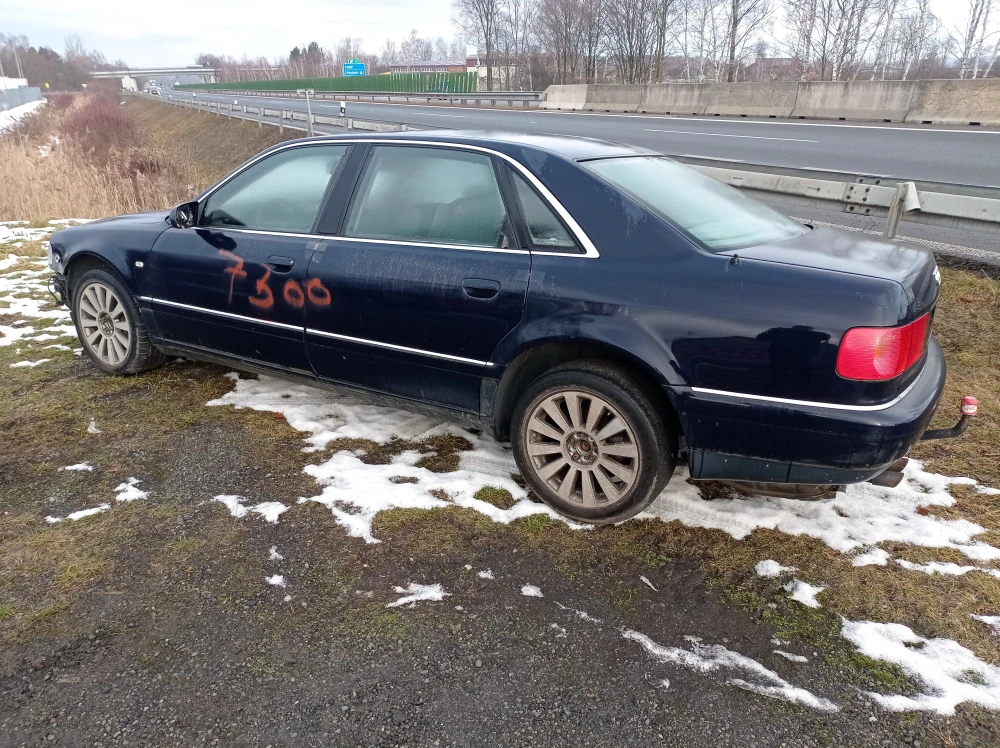 Audi A8 L quattro 4.2 i V8 náhradní díly