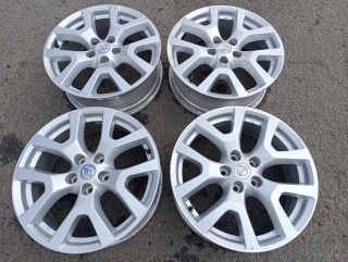 5x114,3 Nissan 7Jx18 ET40 č.N097-870 alu disky