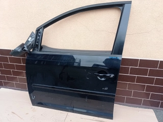 Volkswagen Touran levé přední dveře