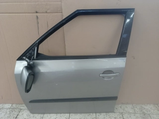 Škoda Fabia levé přední dveře
