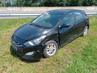 Hyundai i30 1.6 CRDi blue drive active náhradní díly