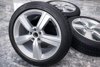 5x112 Audi Q8 E-Tron 9Jx20 ET38 číslo 4KE601025S alu disky